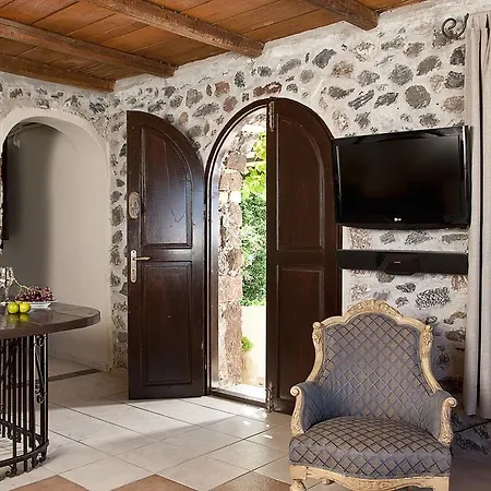 Lava & Lounge 3* Fira (Santorini)