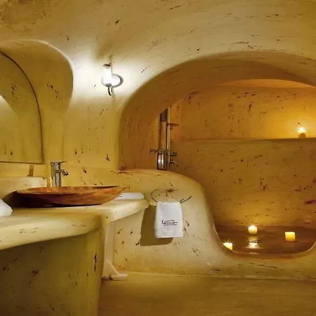 Lava & Lounge Fira (Santorini)