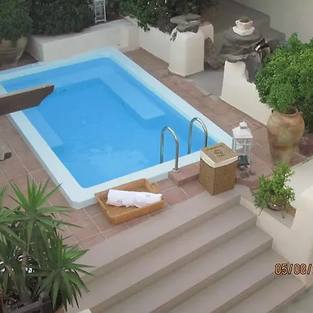 Lava & Lounge 3* Fira (Santorini)