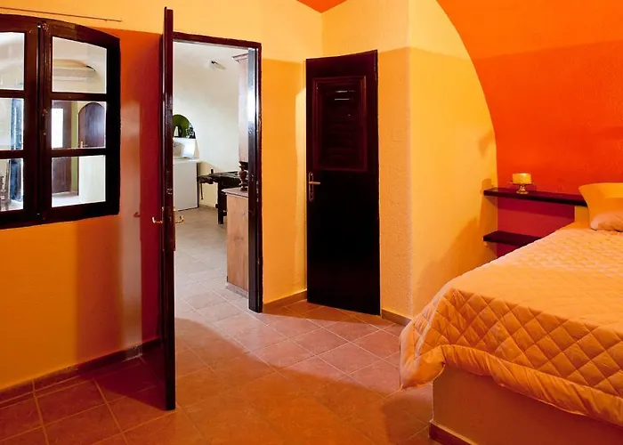 Lava & Lounge Aparthotel Firá