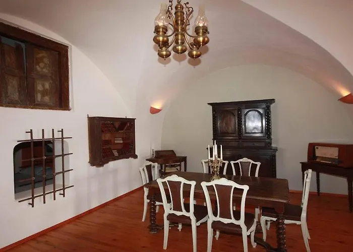 Lava & Lounge 3* Firá