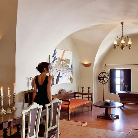 アパートホテル Lava & Lounge 3*