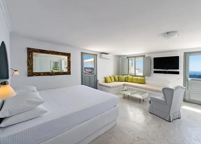 Lava & Lounge Fira (Santorini)