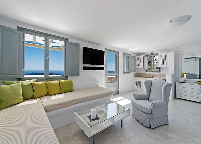 Lava & Lounge Fira (Santorini)