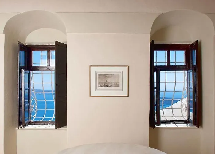 Lava & Lounge 3* Fira (Santorini)