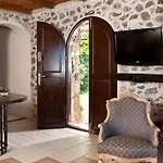 Lava & Lounge