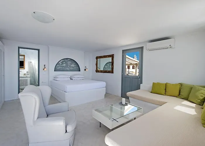 Lava & Lounge Apartahotel Fira (Santorini)